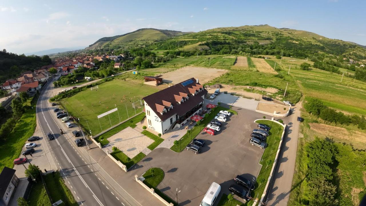 Martini Restaurant & Cazare Sebesel Bagian luar foto